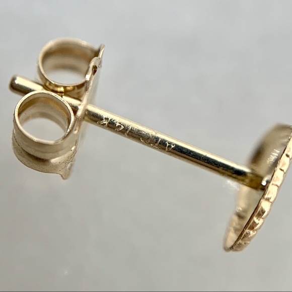 14K Gold Small 5mm Heart Stud Earrings - Picture 7 of 8